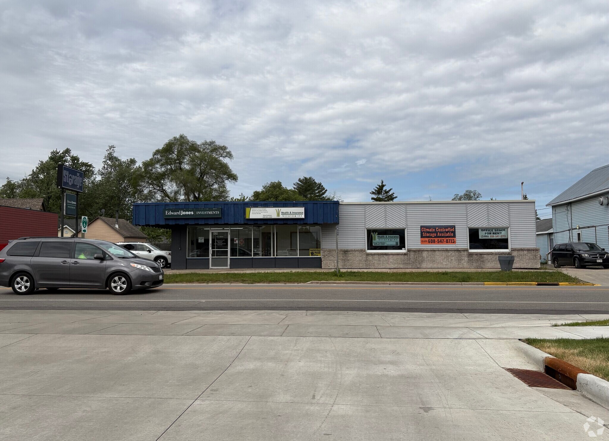 105 N Main St, Pardeeville, WI for Rent
