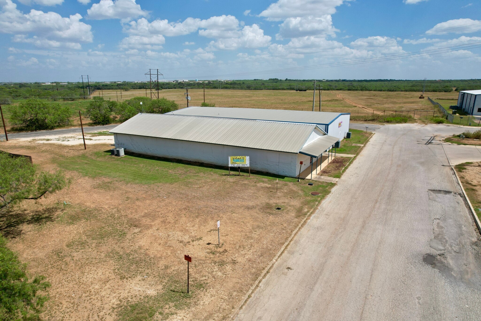 1375 Junior Blvd, Pleasanton, TX for Rent
