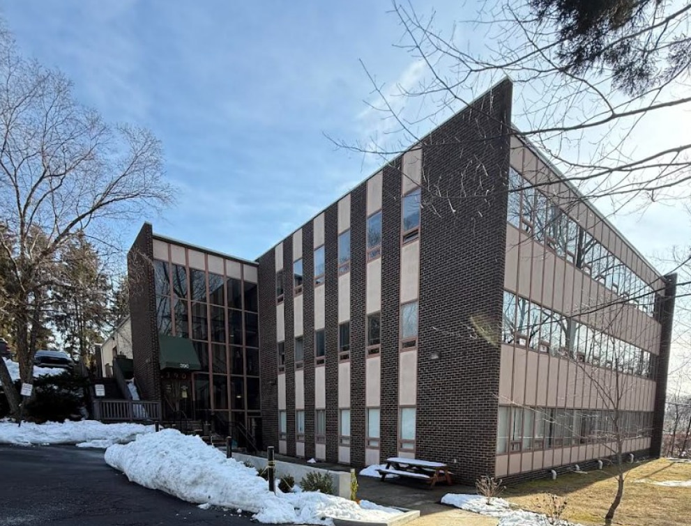 390 Reed Rd, Broomall, PA for Rent