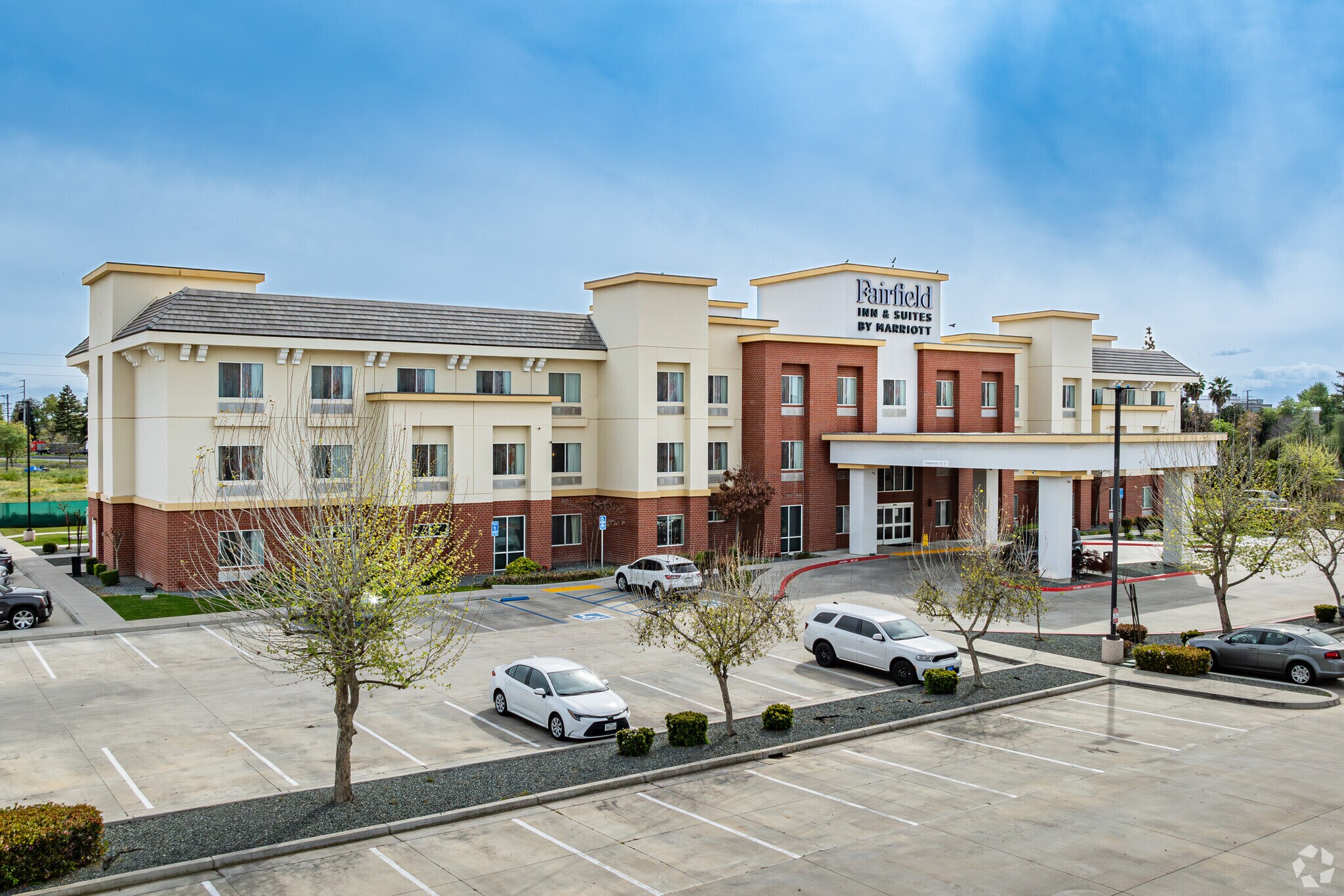 1225 Hillman St, Tulare, CA for Sale