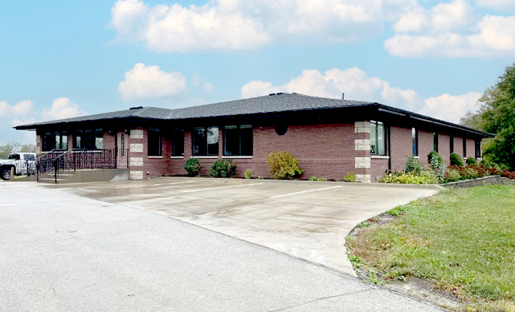 820 W Summit St, Winterset, IA for Sale