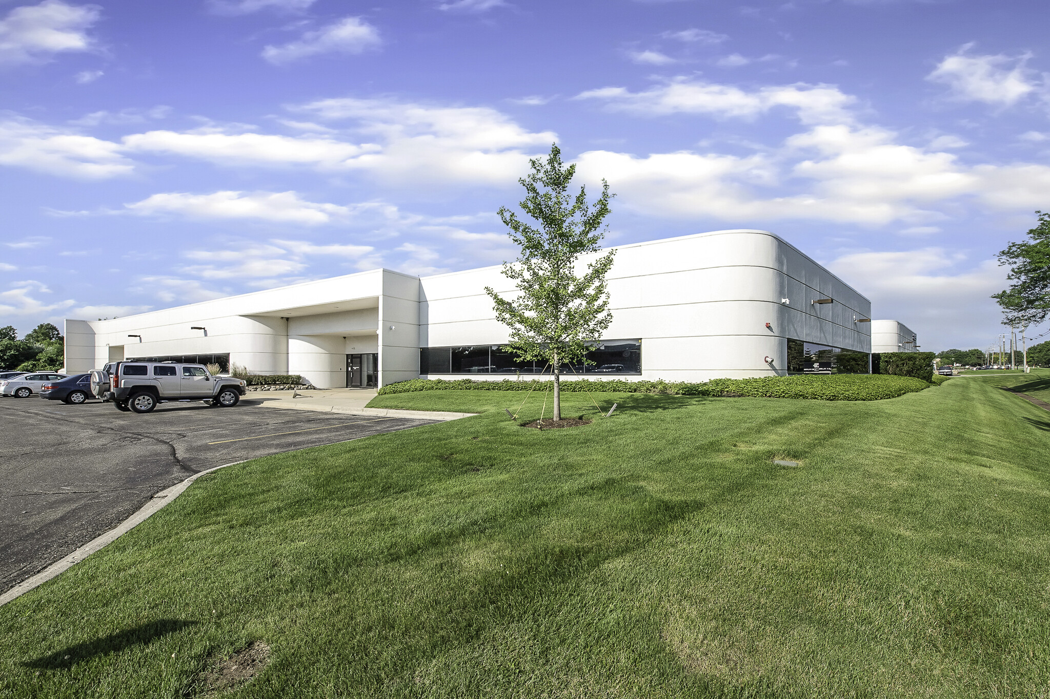 38555 Hills Tech Dr, Farmington Hills, MI for Rent