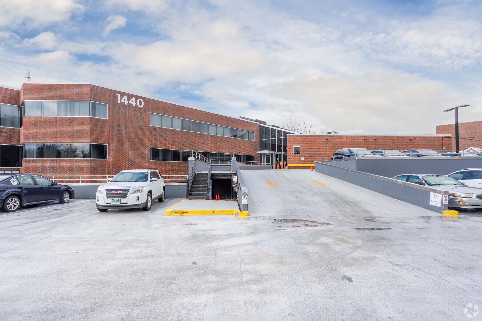 1440 Main St, Waltham, MA for Rent