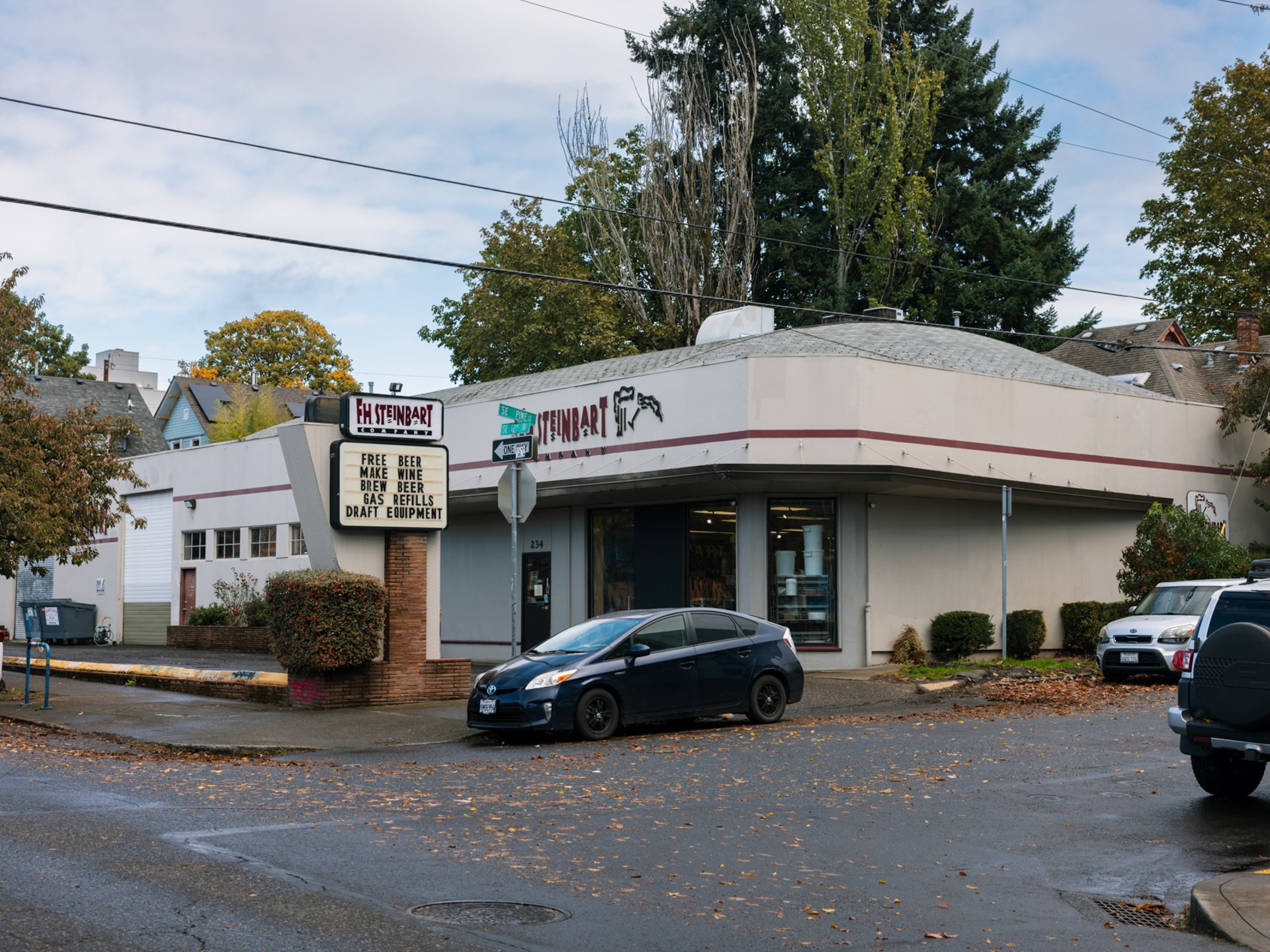 212-234 SE 12th Ave, Portland, OR for Sale
