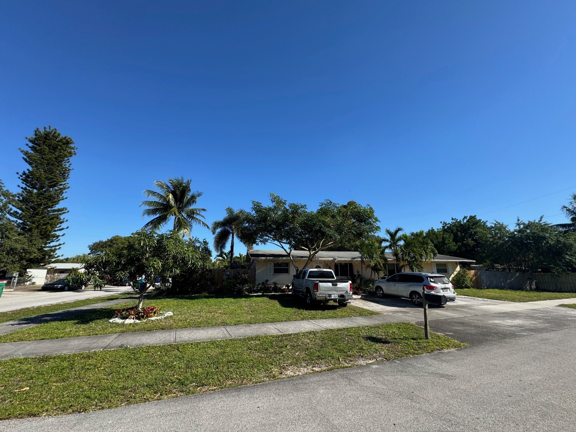 2200 SW 42nd Ave, Fort Lauderdale, FL for Sale