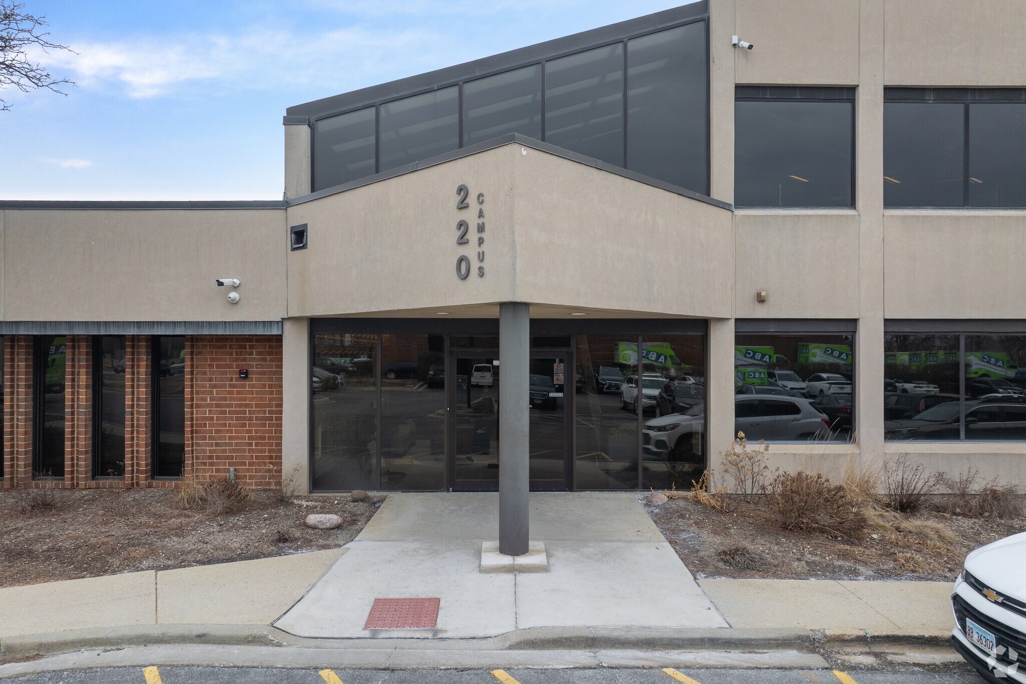 220 W Campus Dr, Arlington Heights, IL for Rent