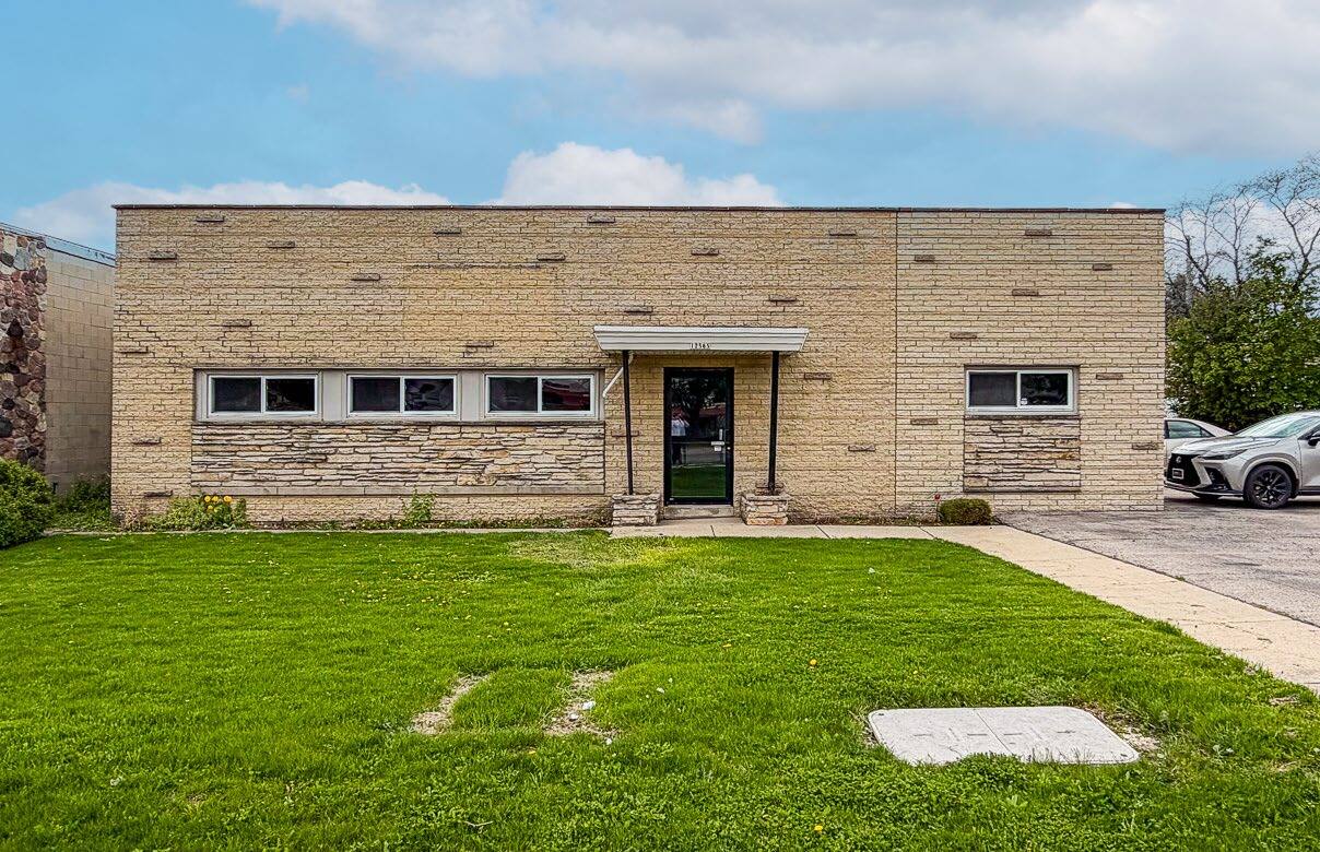 12565 W Lisbon Rd, Brookfield, WI for Sale