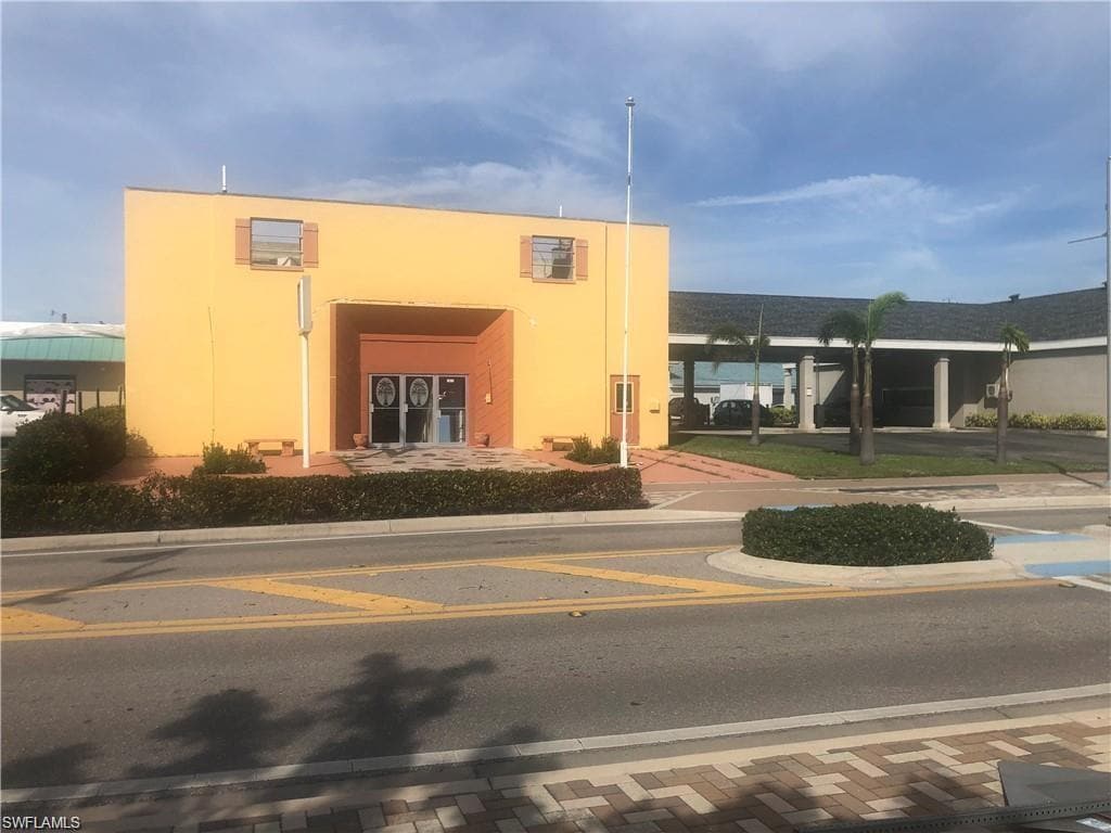 1313 SE 47th Ter, Cape Coral, FL for Sale