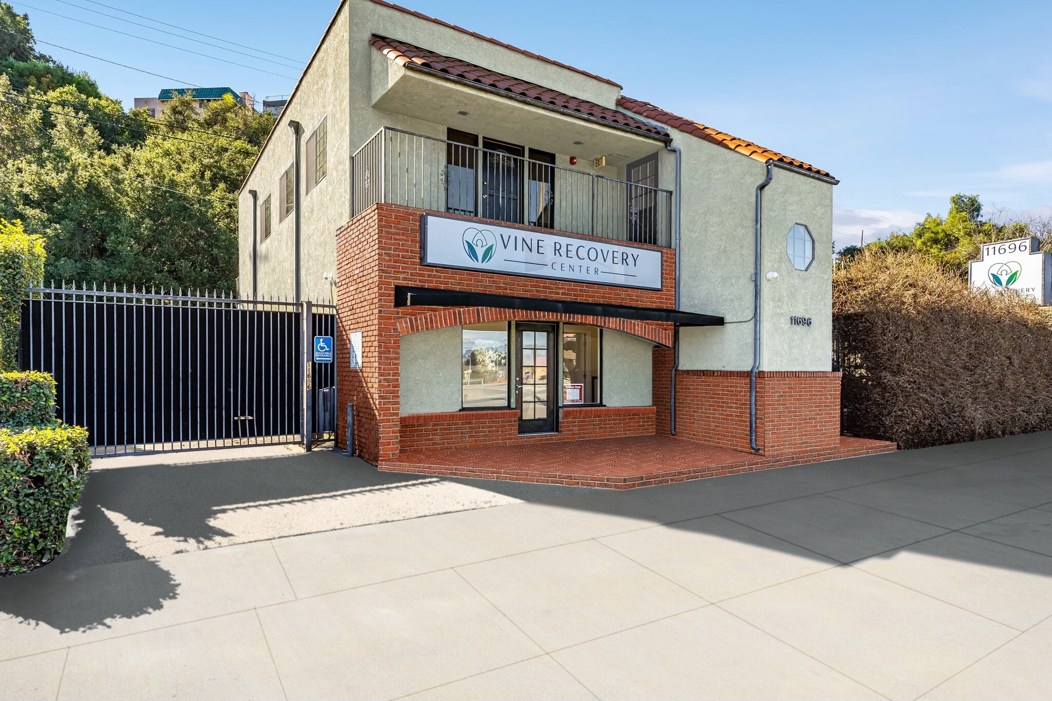 11696 Ventura Blvd, Studio City, CA for Rent