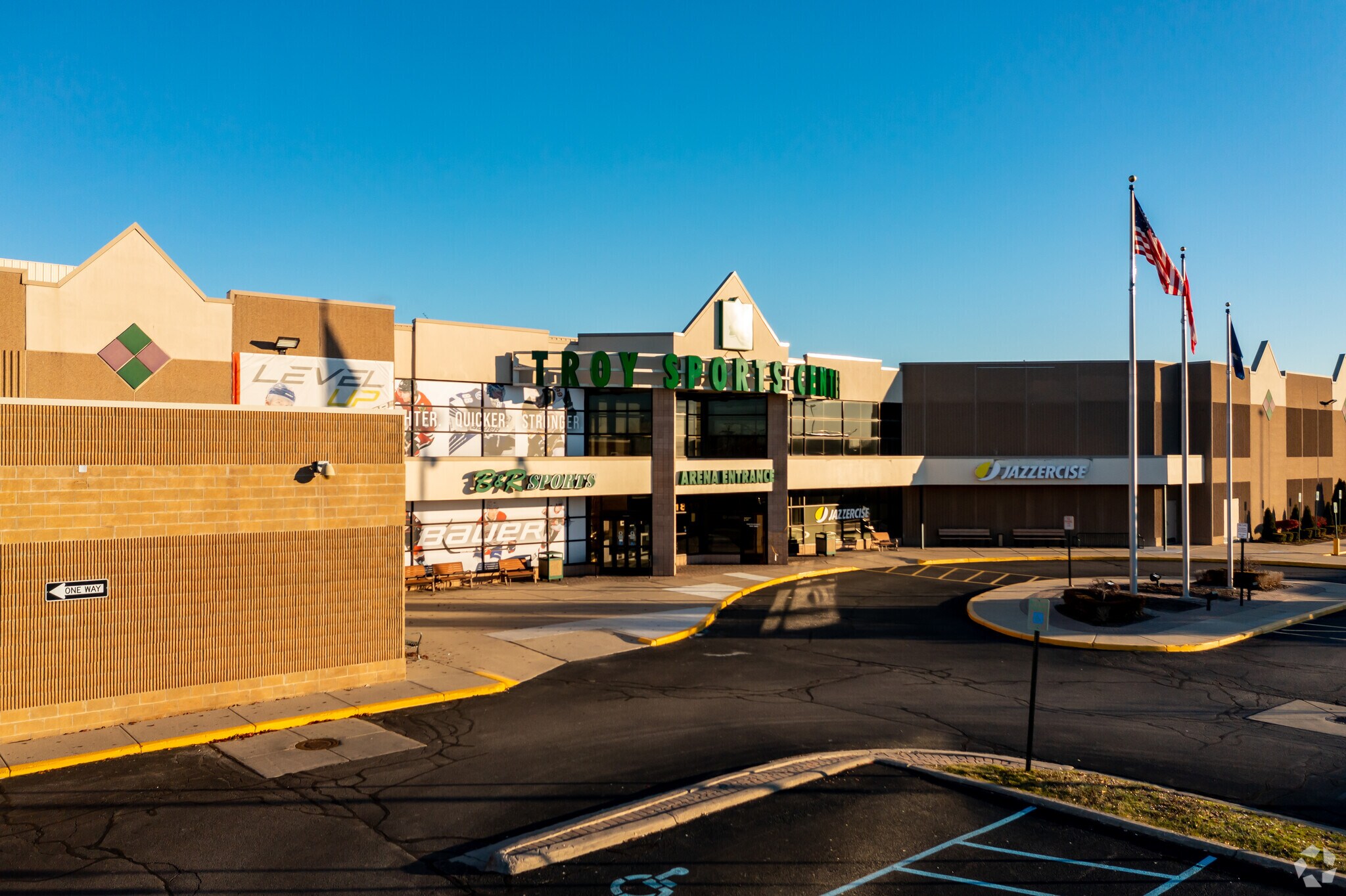 1819 E Big Beaver Rd, Troy, MI for Rent