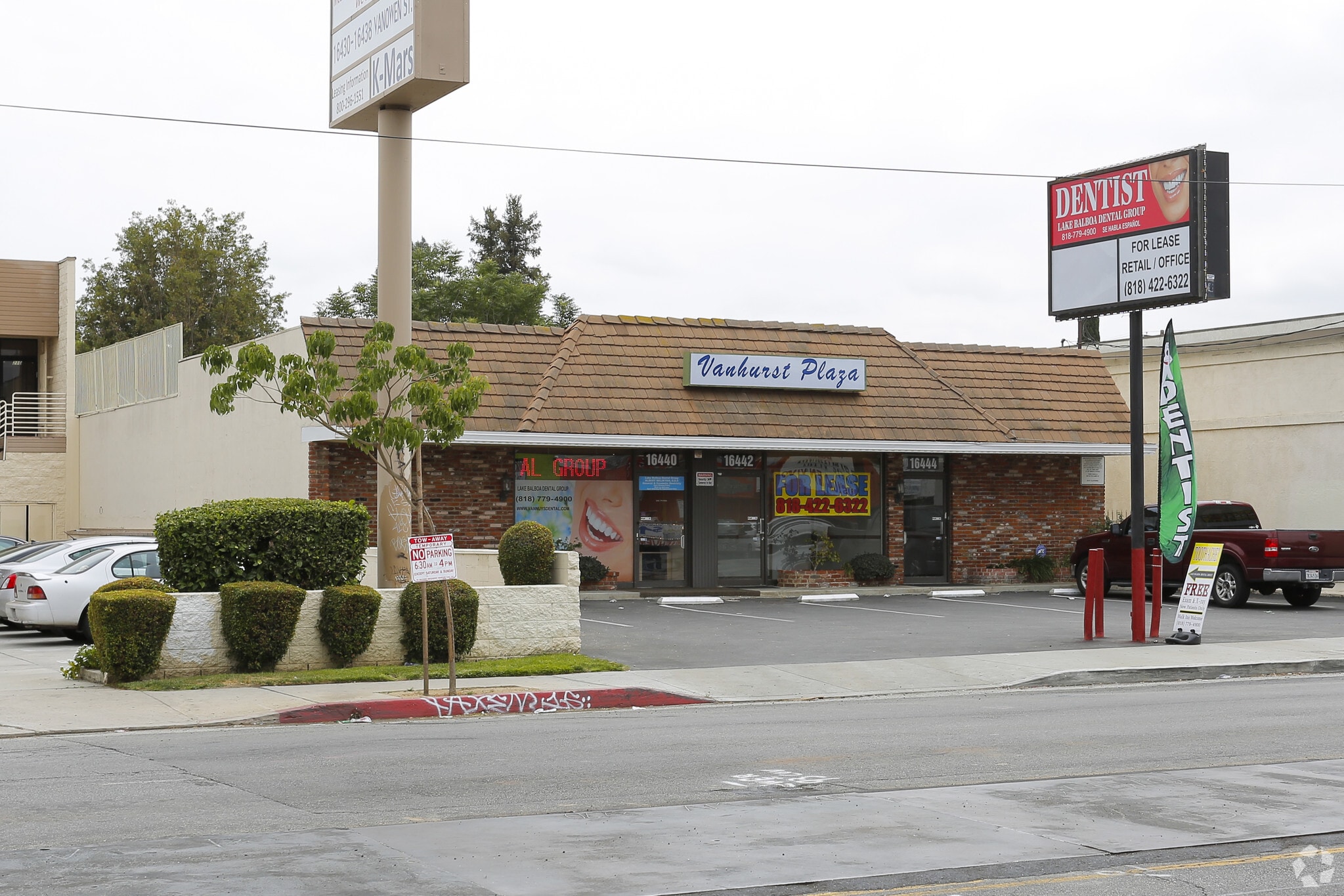 16440-16444 Vanowen St, Van Nuys, CA for Rent