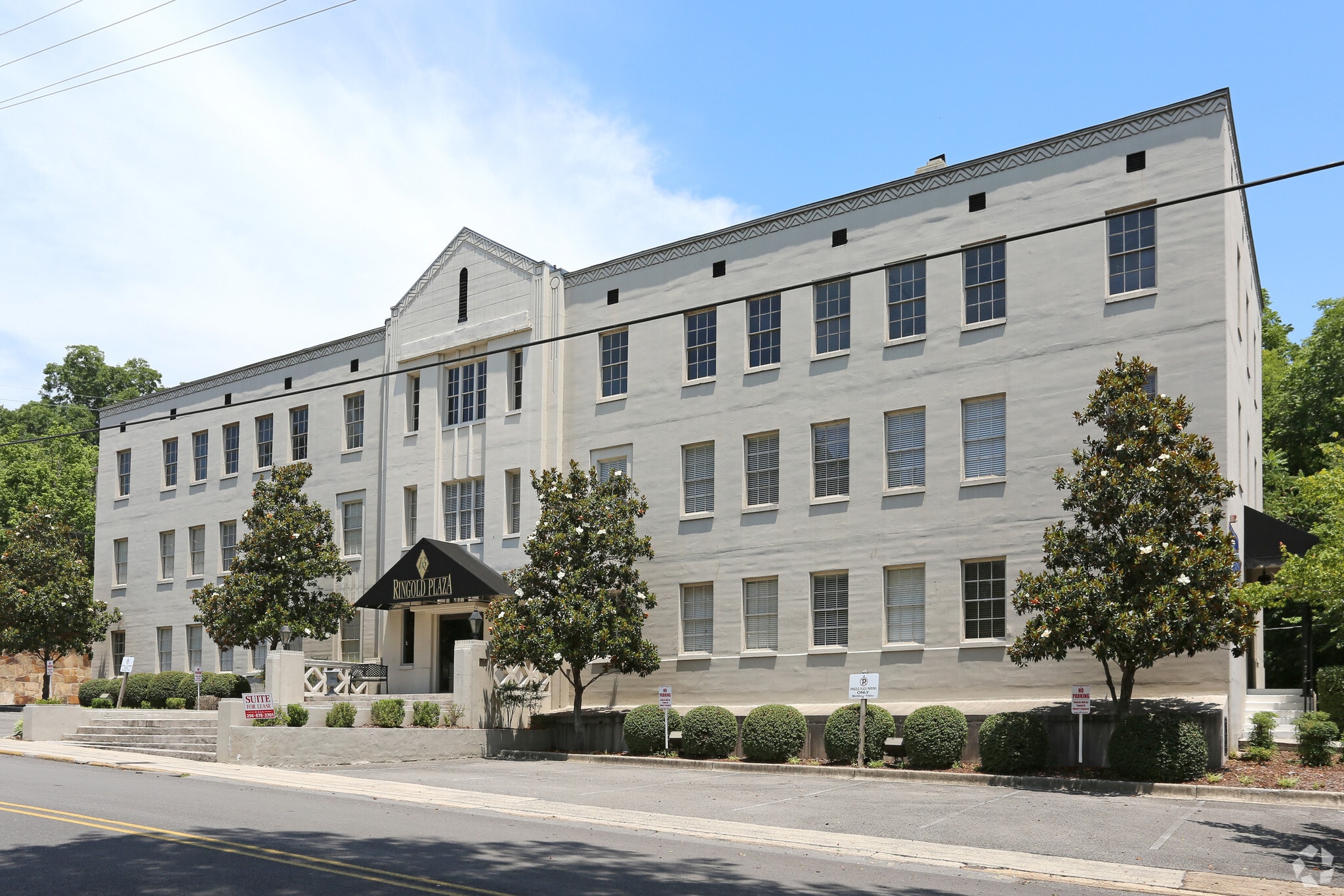 2208 Ringold St, Guntersville, AL for Rent