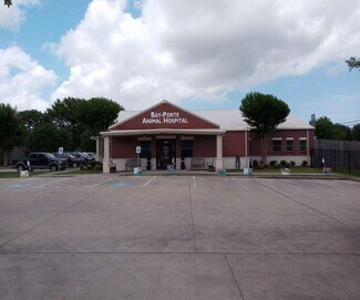 La Porte, TX Veterinarian/Kennel - 10105 W Fairmont Pky