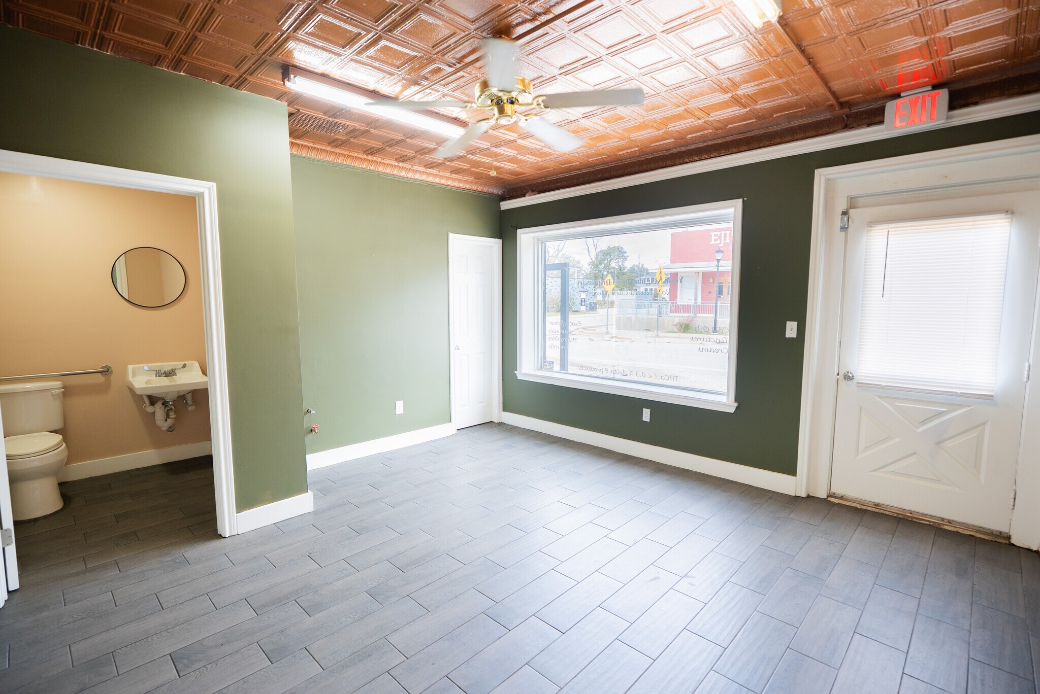 2319 Main St, Waller, TX for Rent