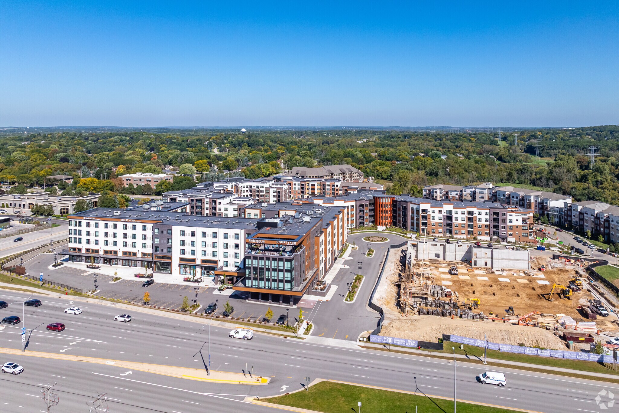 20200 W Bluemound Rd, Brookfield, WI for Rent