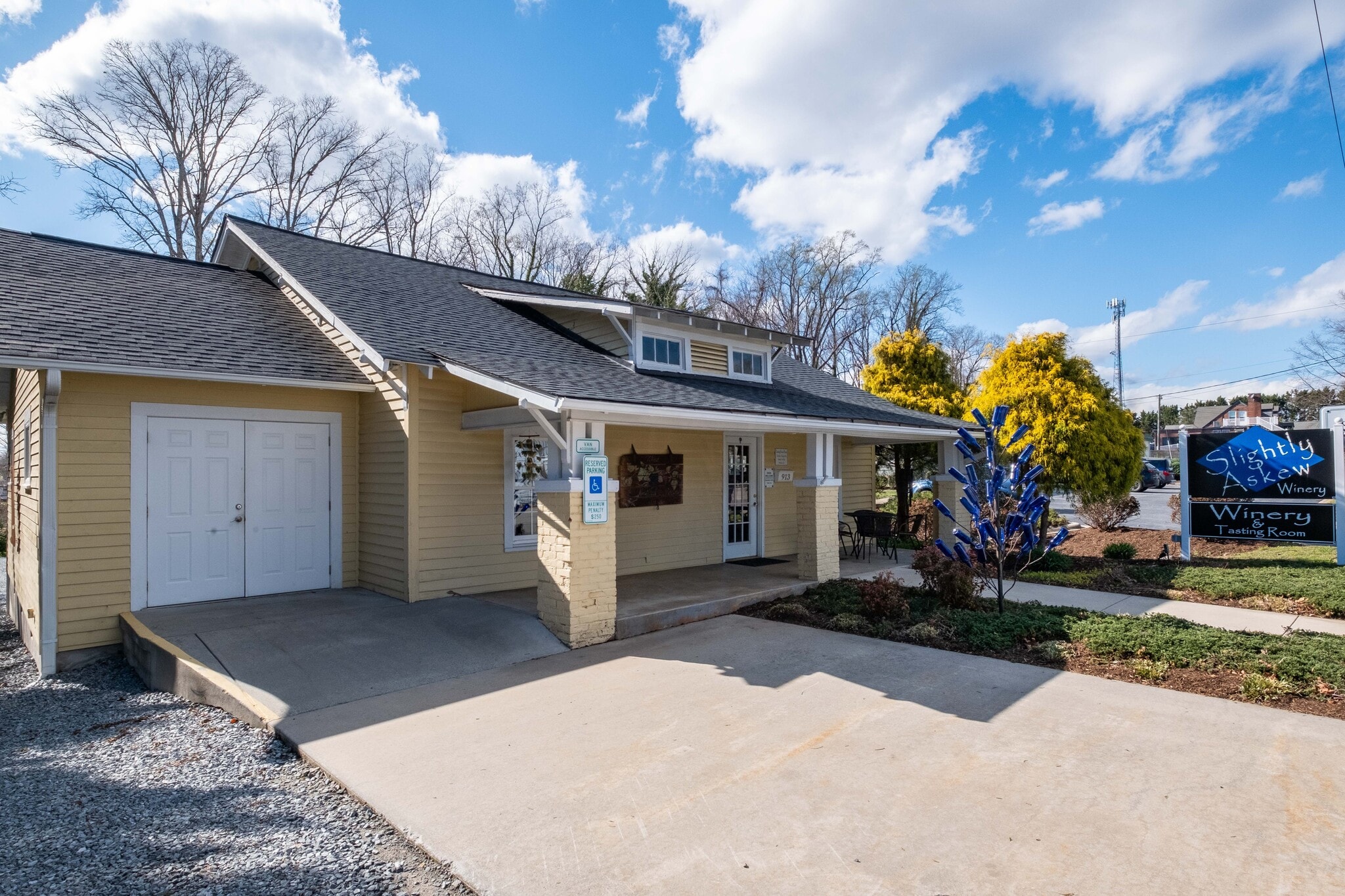 913 N Bridge St, Elkin, NC for Sale