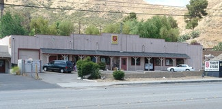 Santa Clarita, CA Storefront - 17657 Sierra Hwy