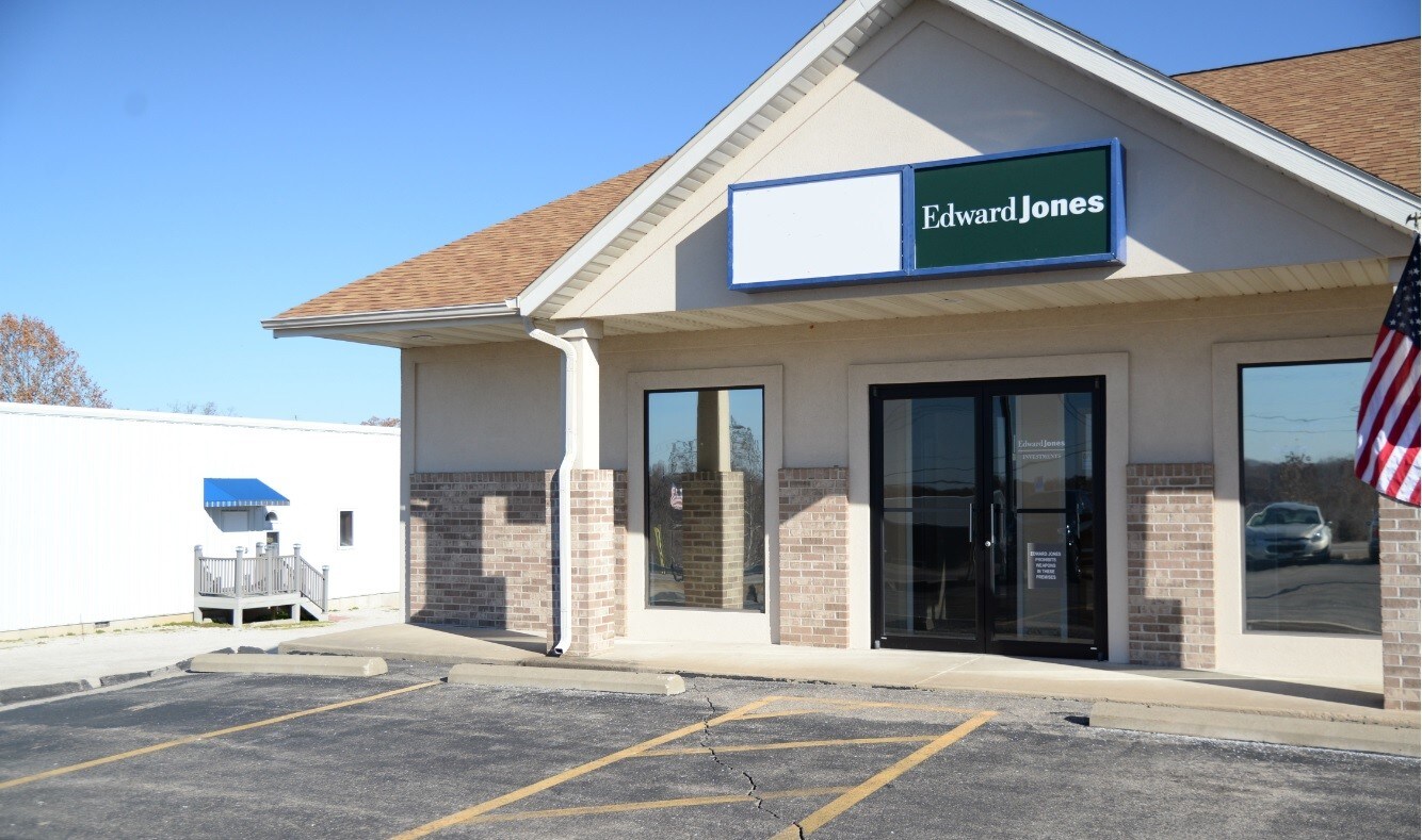 138 N Main St Laurie, MO 65037 Office Property for Lease on