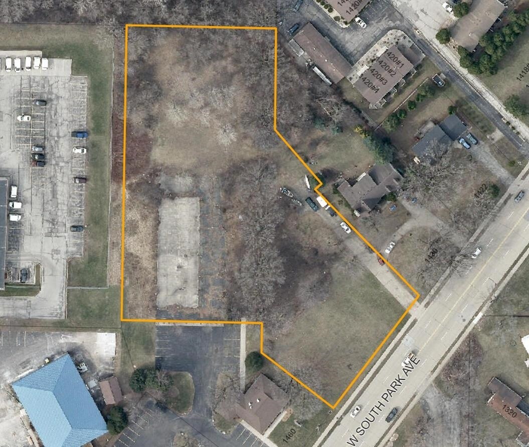 1438-1480 W South Park Ave, Oshkosh, WI for Sale