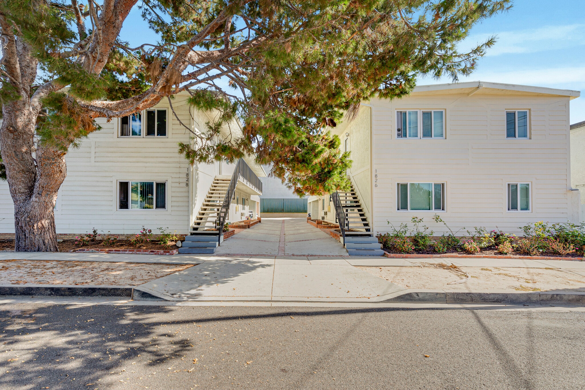 1826-1828 12th St, Manhattan Beach, CA for Sale