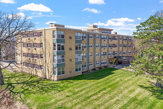 Saint Louis Park, MN Apartments - 3000 S Highway 100