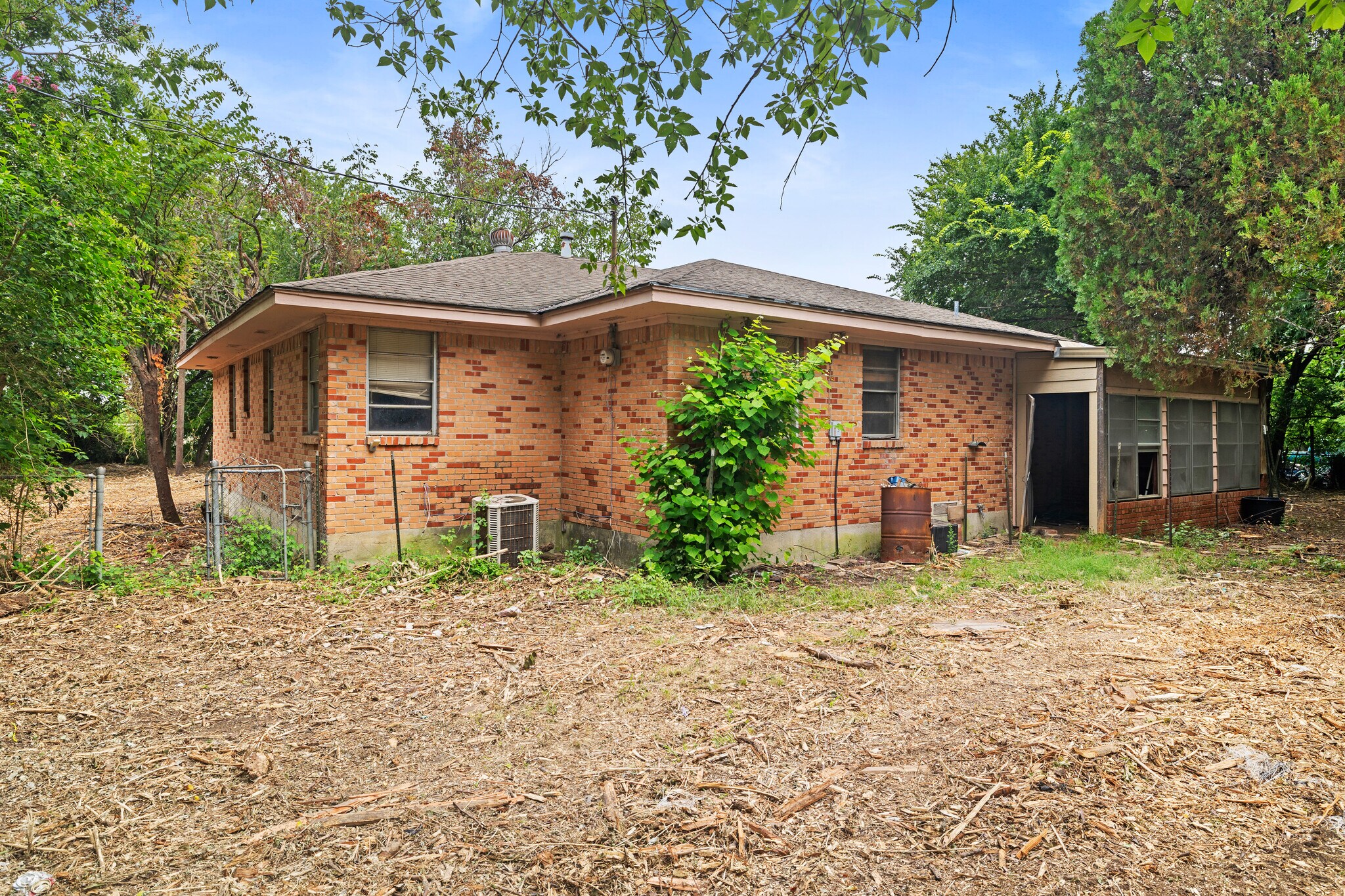 410 Ellis Ave, Red Oak, TX for Sale