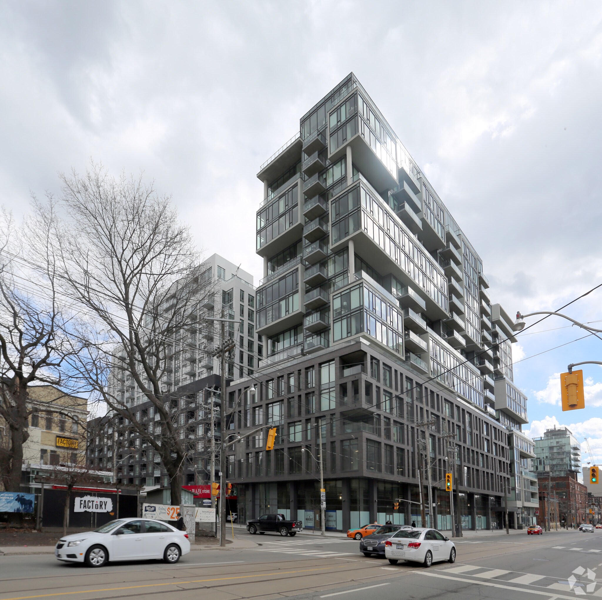525 Adelaide St W, Toronto, ON for Rent