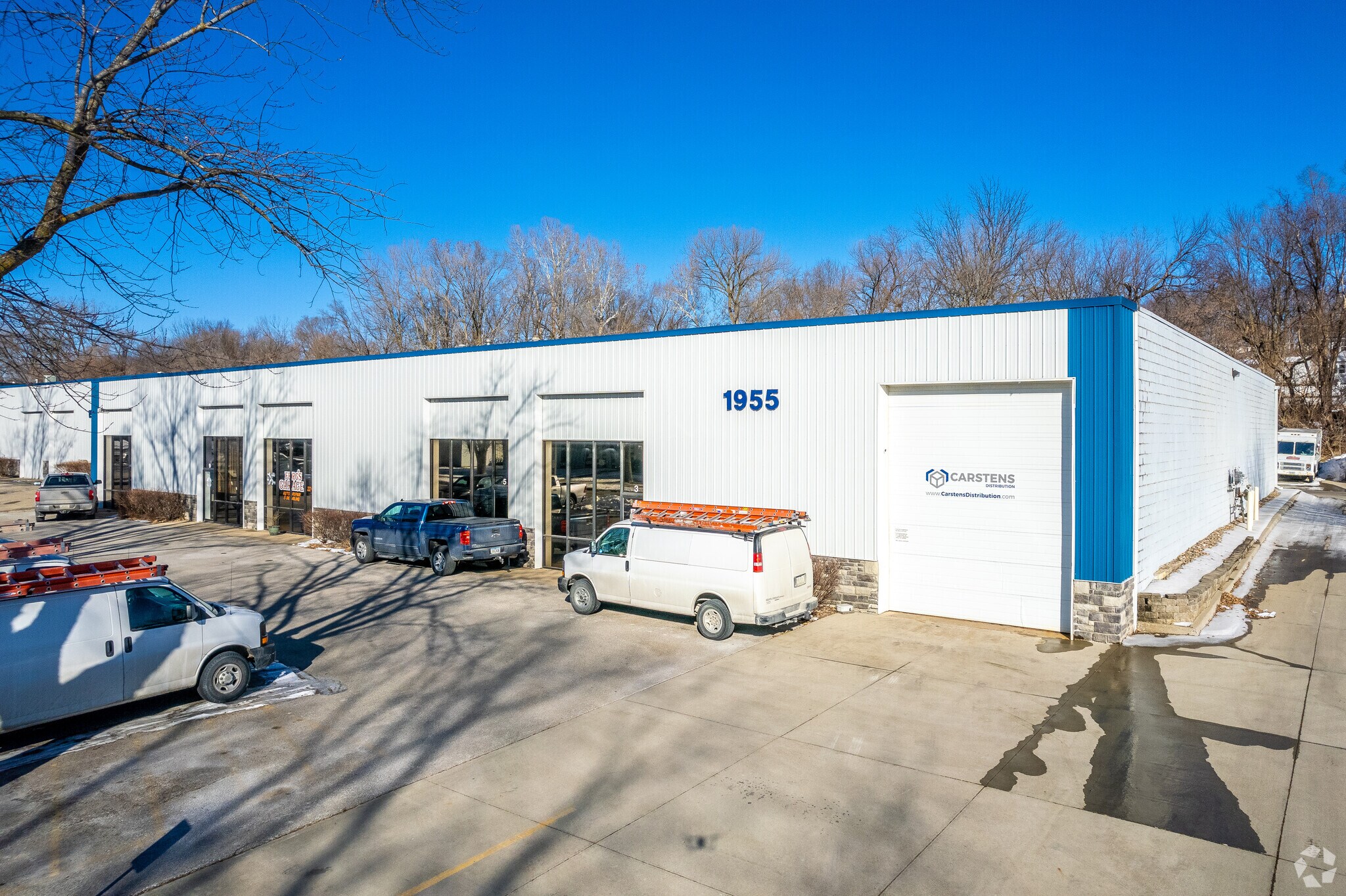 1955 NW 92nd Ct Clive, IA 50325 Flex Property for Lease on