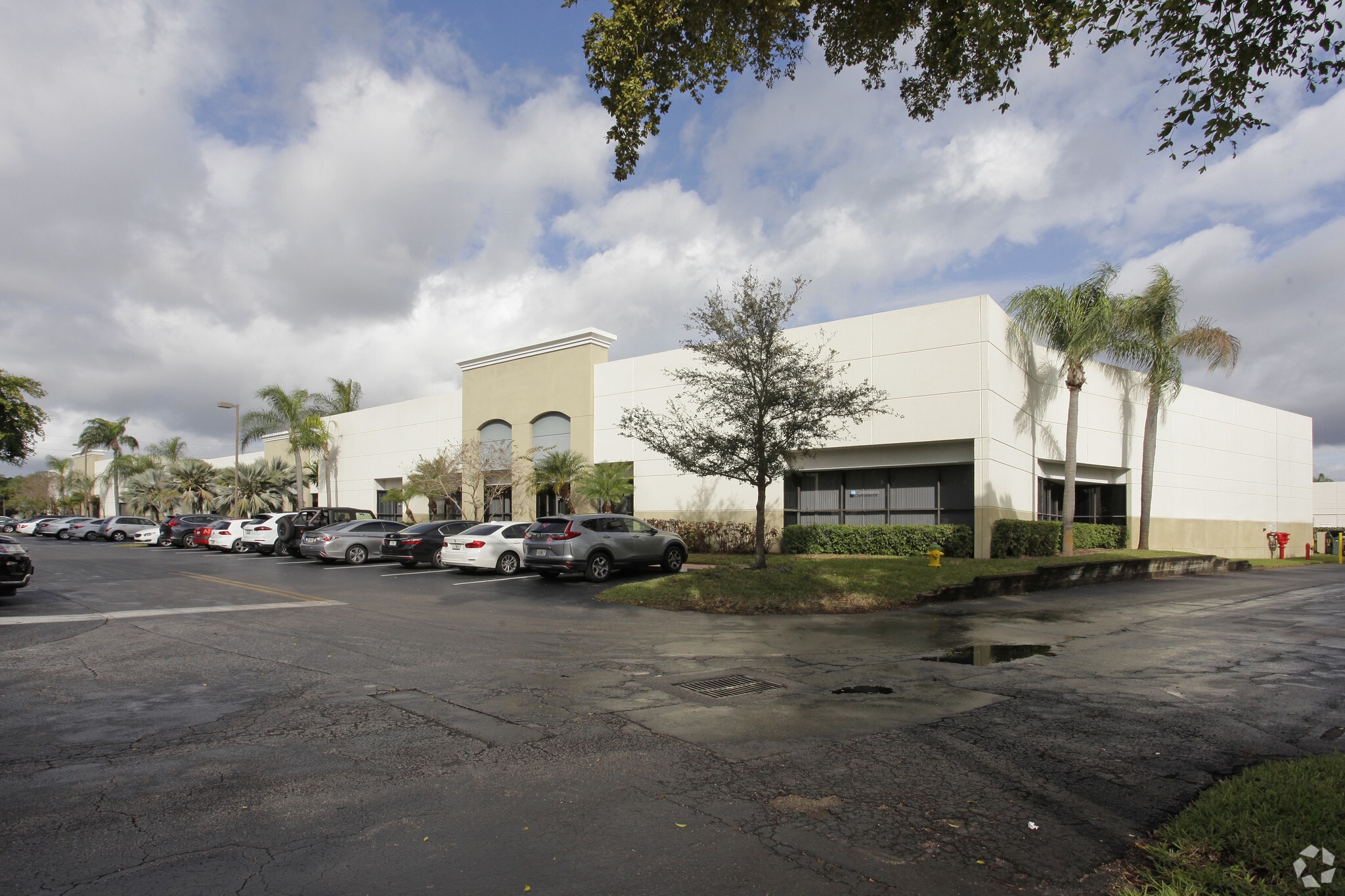 700-710 S Military Trl, Deerfield Beach, FL for Rent