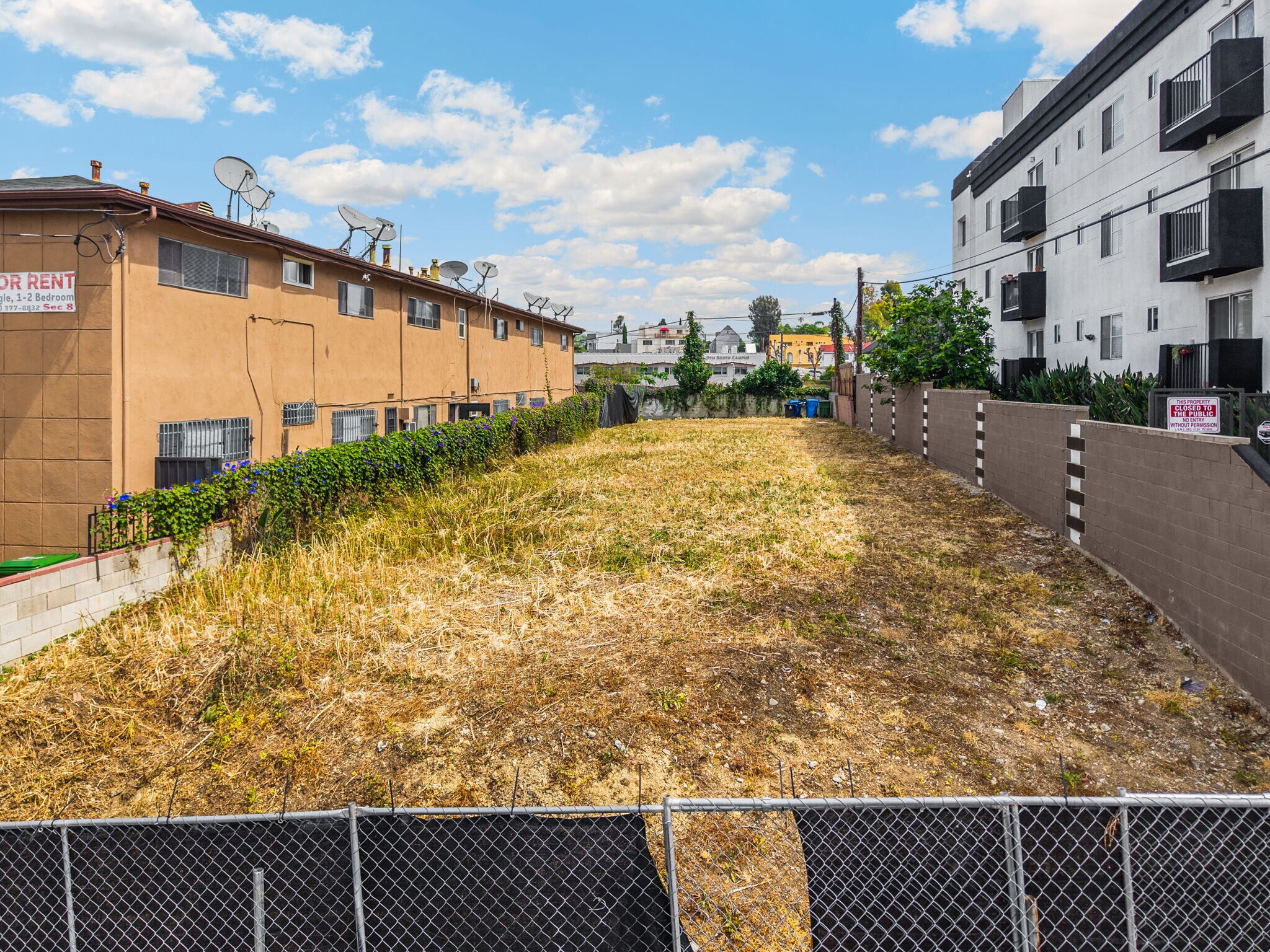 2113 W Court St, Los Angeles, CA for Sale