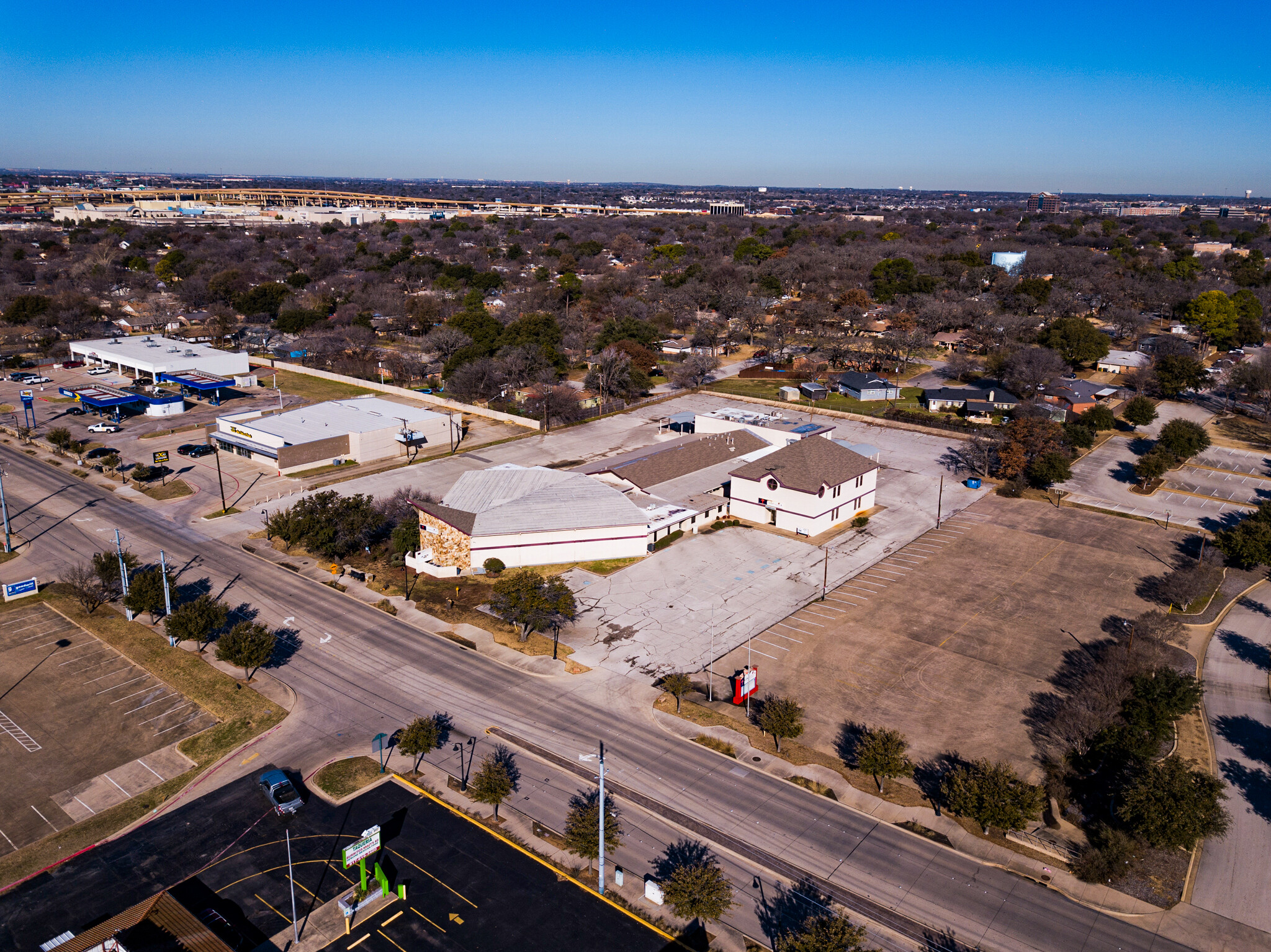 824 W Pipeline Rd, Hurst, TX for Sale