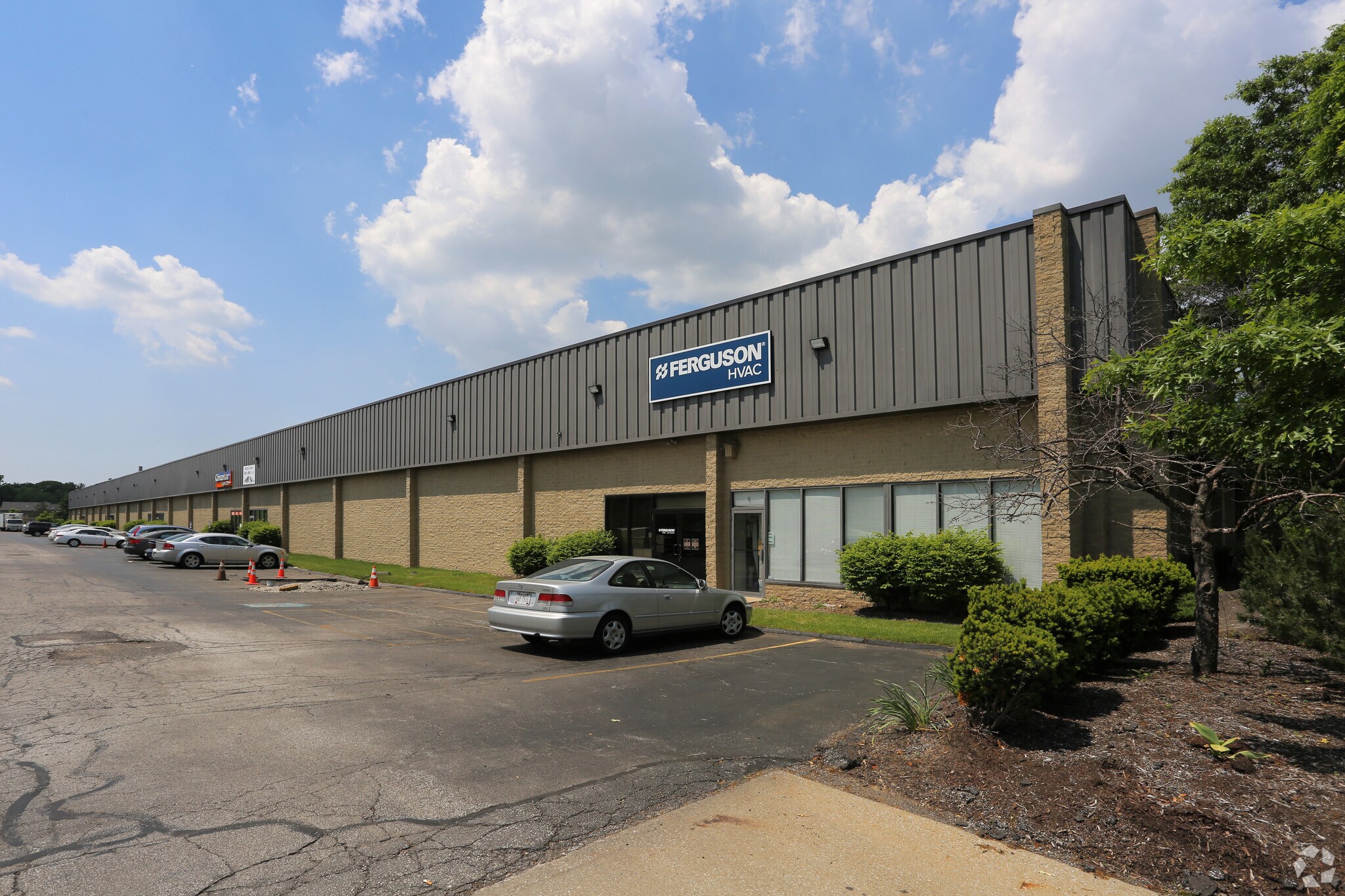 4660 Hinckley Ind Pky, Cleveland, OH for Rent