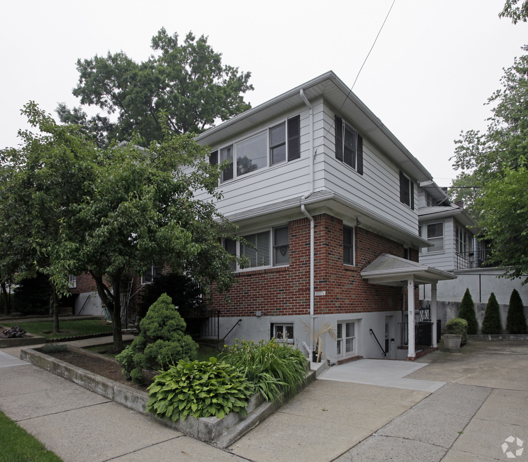 4 University Pl, Staten Island, NY for Rent