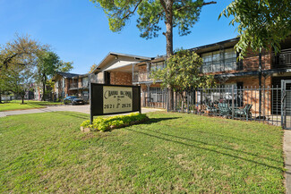 Dallas, TX Apartments - 2621-2625 Webb Chapel Ext