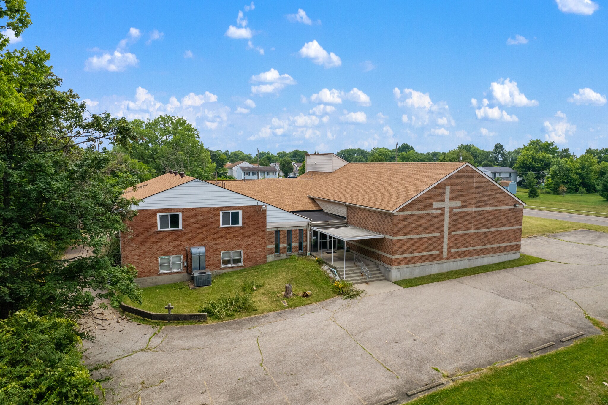 1050 Kemper Meadow Dr, Cincinnati, OH for Rent