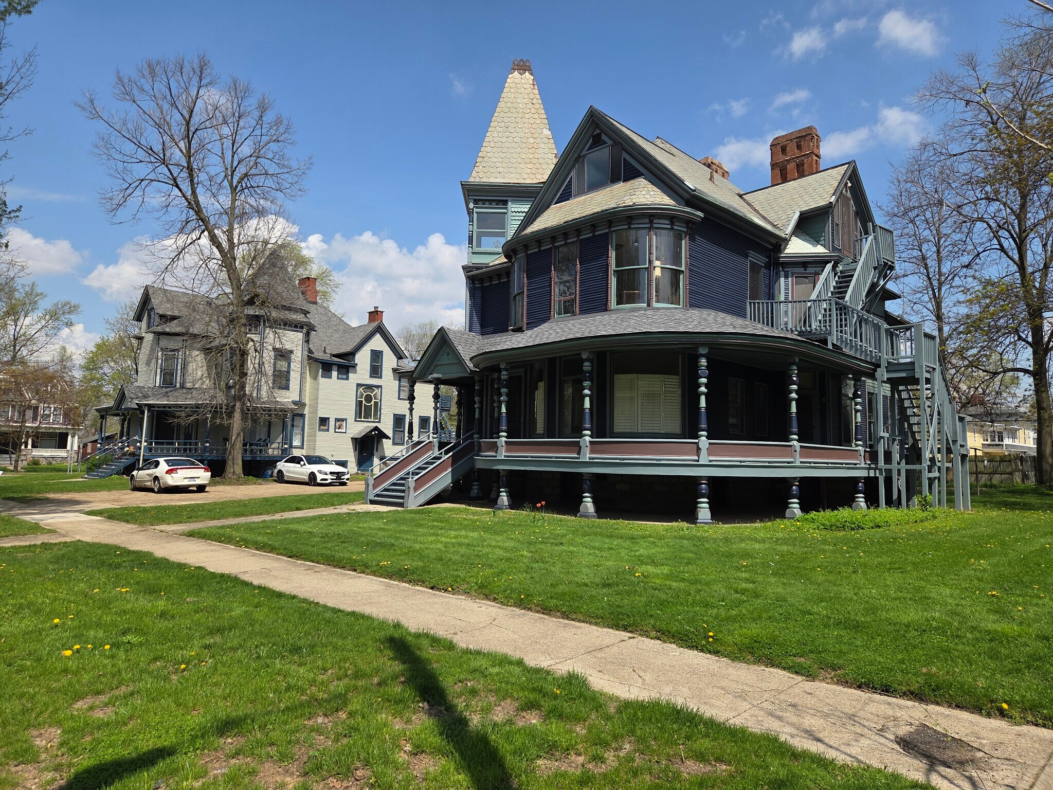 324 Stuart Ave, Kalamazoo, MI for Sale