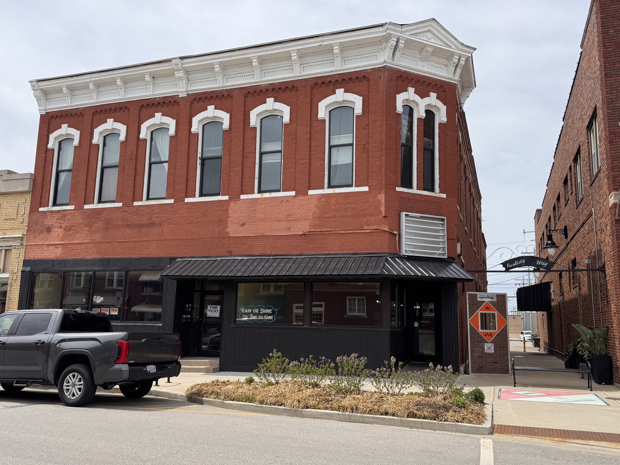 118 S Lafayette St, Macomb, IL for Sale