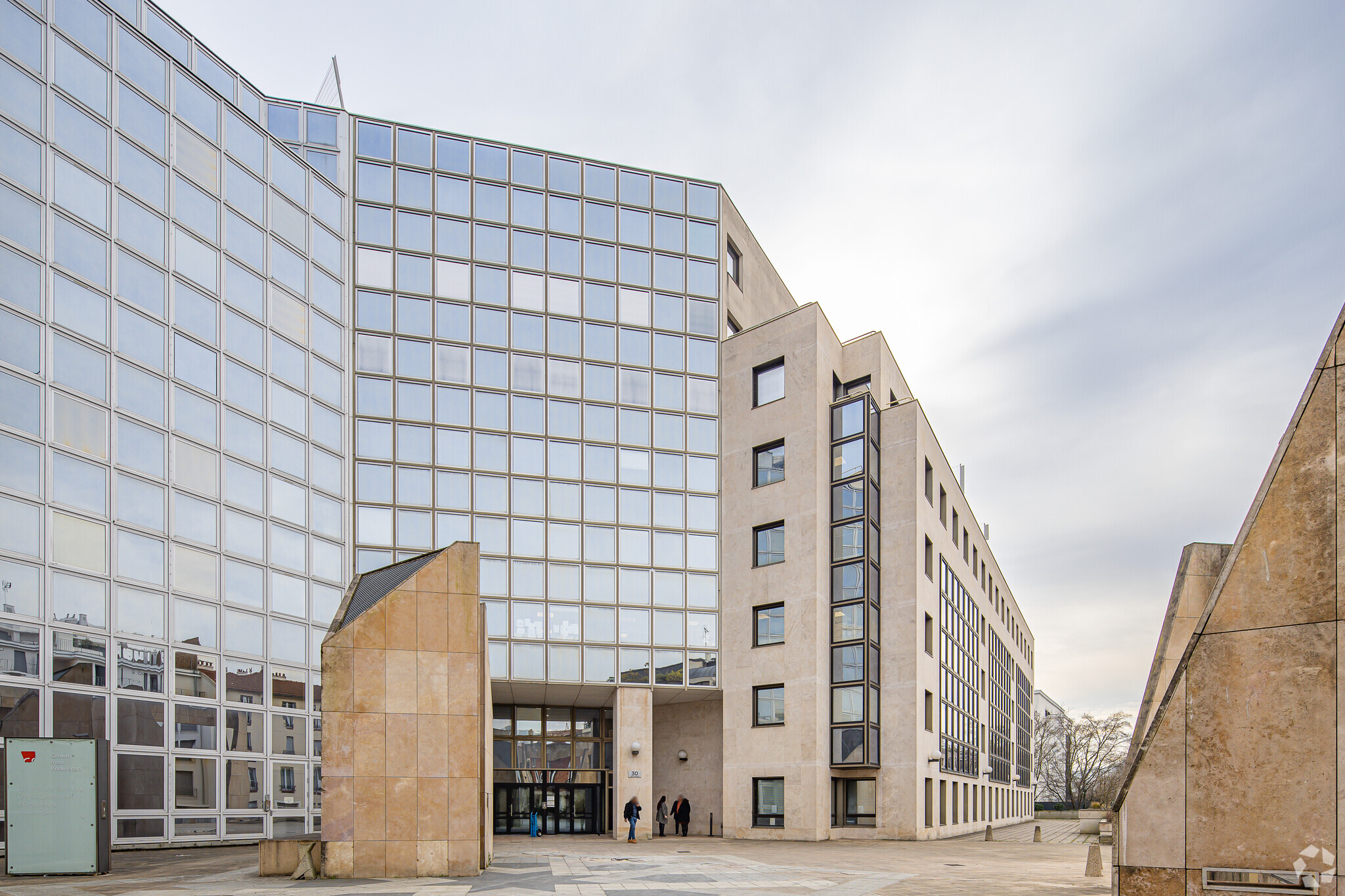 30 Rue Pasteur, Suresnes, HDS for Rent