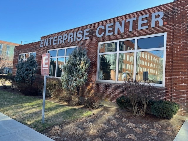 71-121 Loring Ave, Salem, MA for Rent