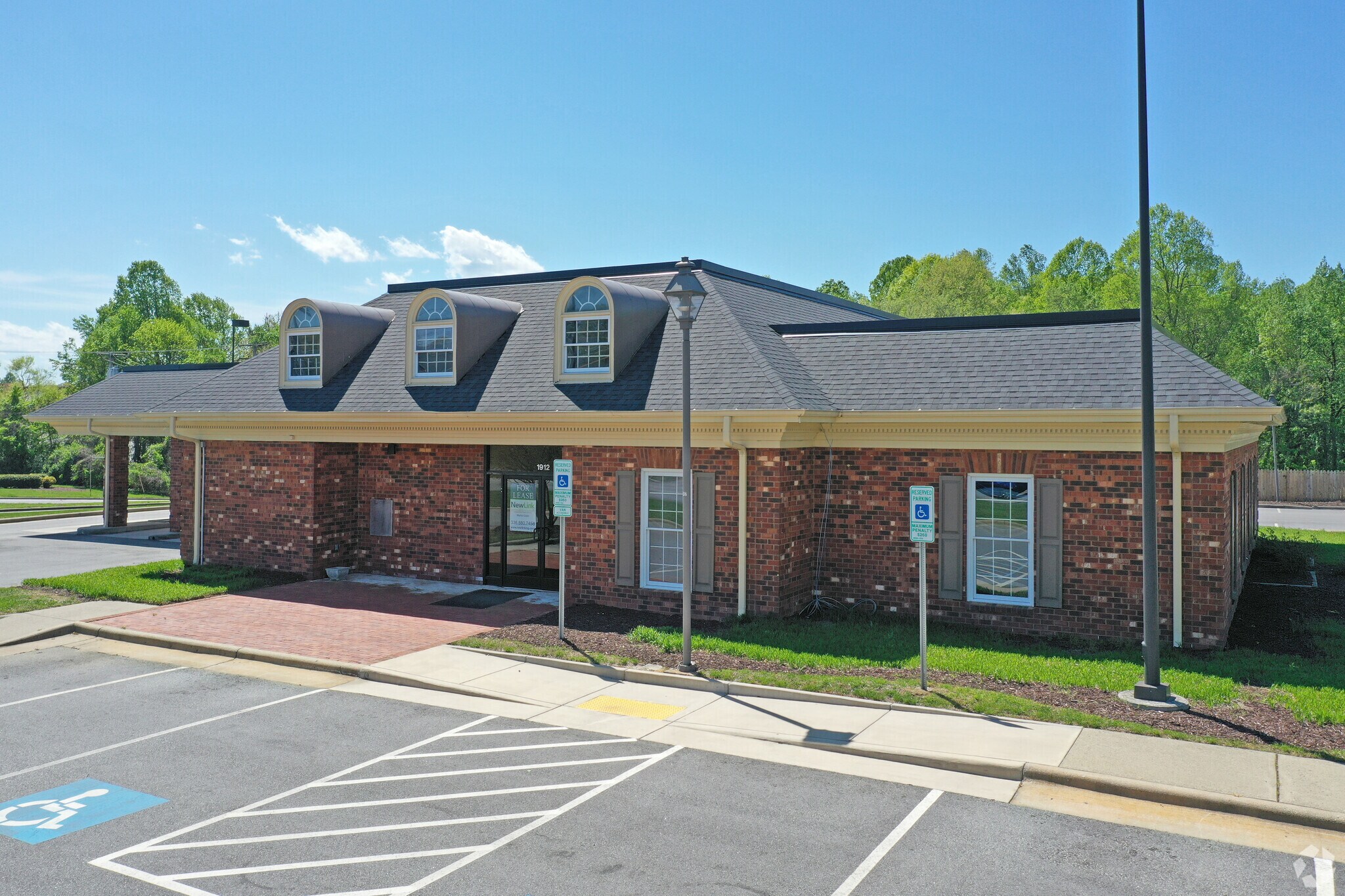 2200 Westchester Dr, High Point, NC for Rent