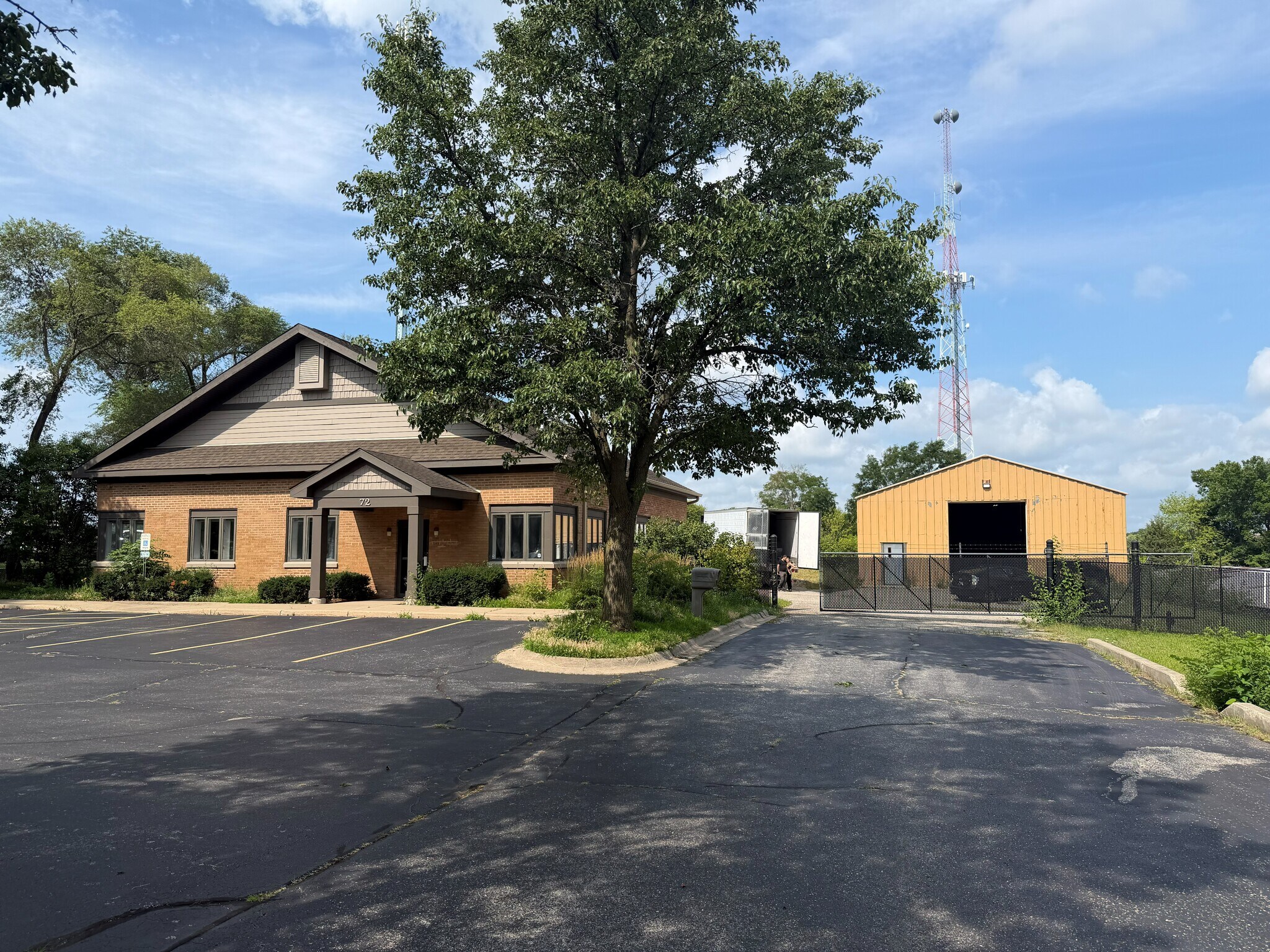 72 East St, Crystal Lake, IL for Rent