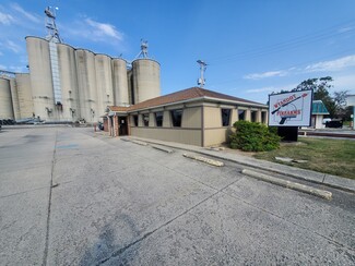 Upper Sandusky, OH Storefront - 120 N Warpole St