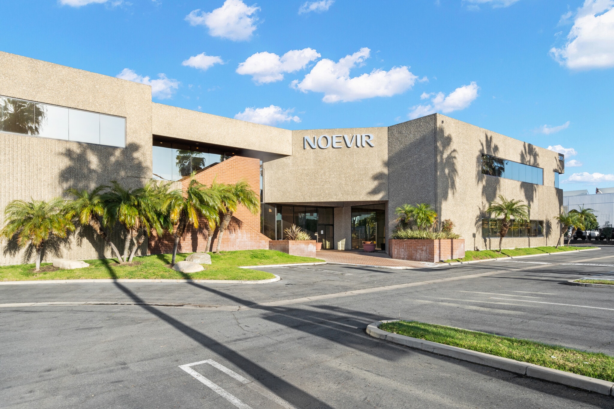 1095 Main St, Irvine, CA for Sale