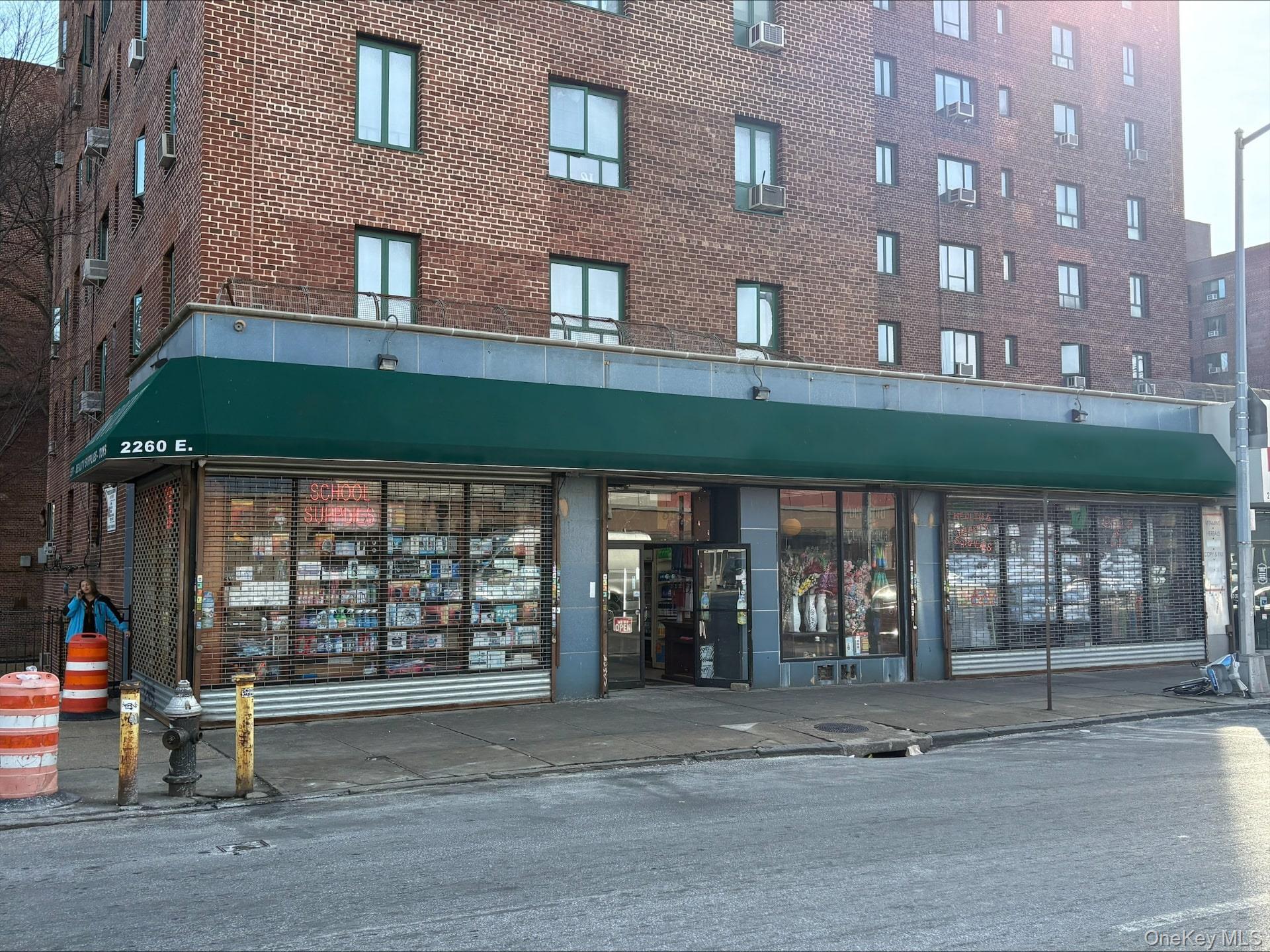 2216-2260 E Tremont Ave, Bronx, NY for Rent