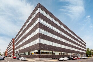 Montréal, QC Retail - 6666 Rue Saint-Urbain