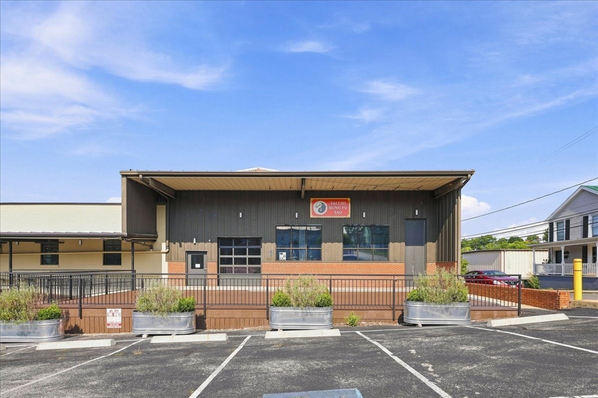 110 W Hampton St, Staunton, VA for Rent