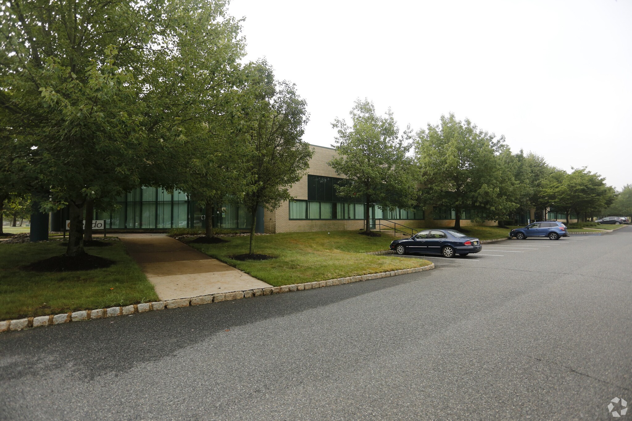 8 Clarke Dr, Cranbury, NJ for Rent