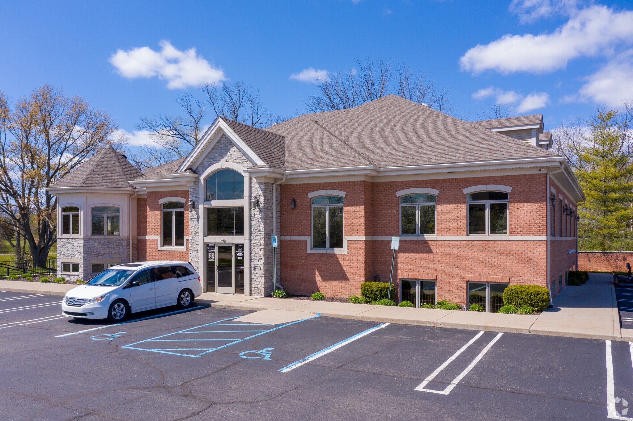 37500 7 Mile Rd, Livonia, MI for Rent