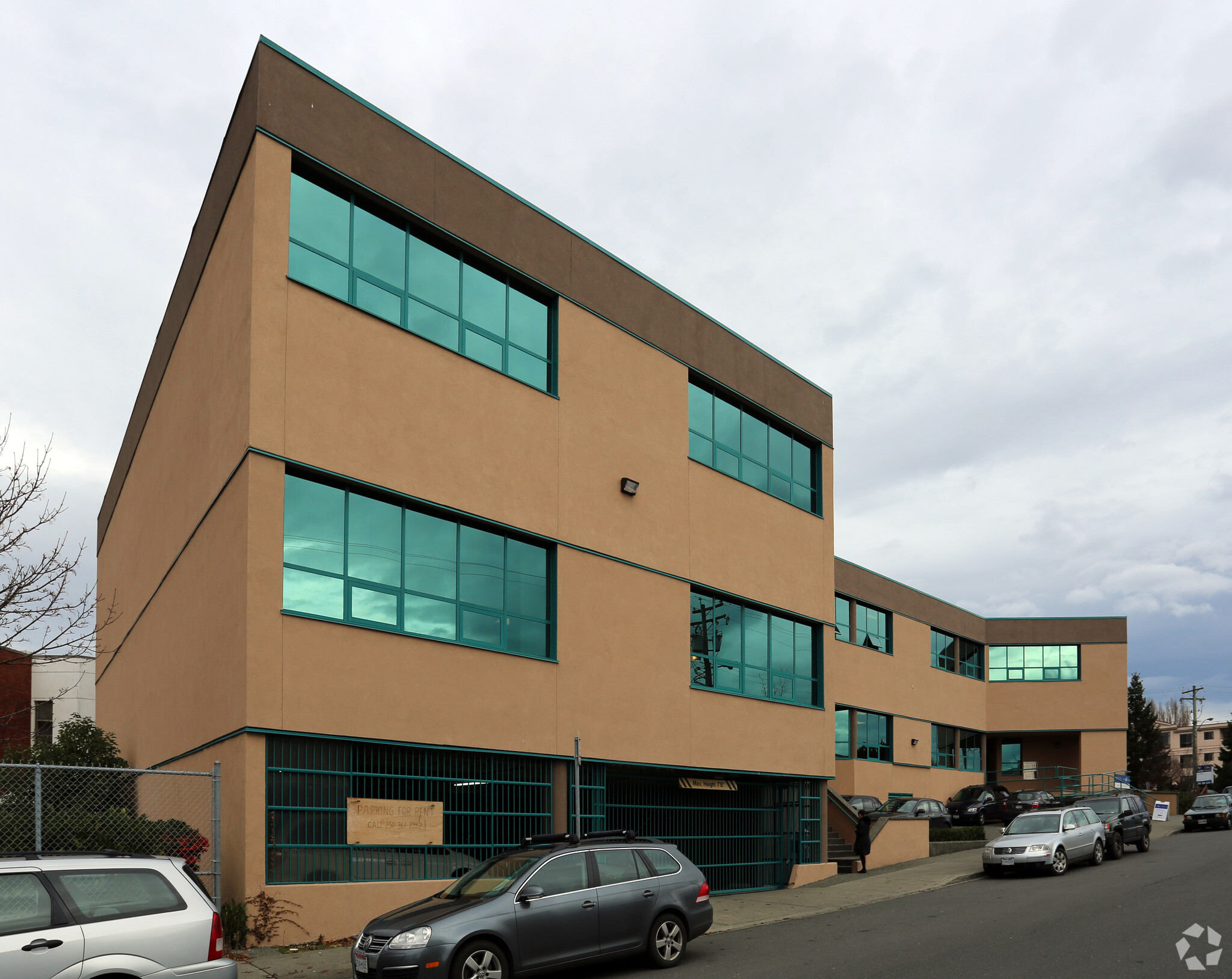 415 Gorge Rd E, Victoria, BC for Rent