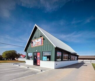 Elgin, OK Retail - 711 E St